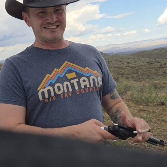 Cognar Fjallhersir är rolig och smart. Jag bor i Arizona och jag har två mopsar. - Picture 8 of 12